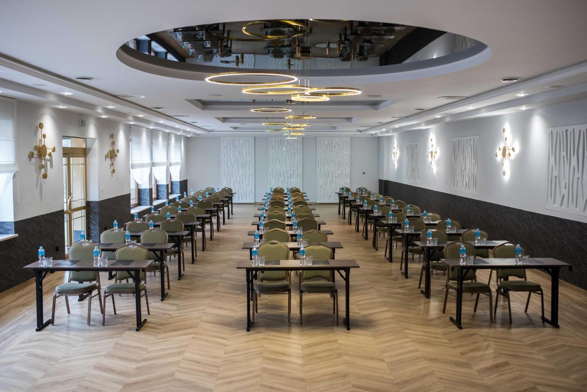 Hotel Paradiso Suchedniów Dış mekan fotoğraf