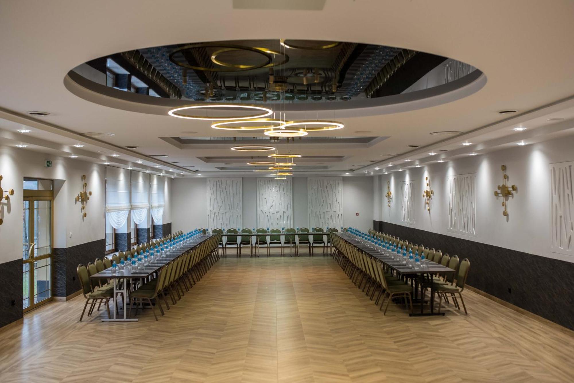 Hotel Paradiso Suchedniów Dış mekan fotoğraf