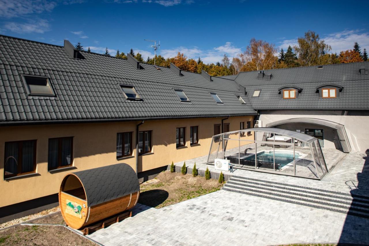 Hotel Paradiso Suchedniów Dış mekan fotoğraf